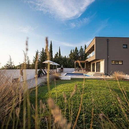 Royal Promons - Heated Pool Villa Starigrad Paklenica Exterior photo