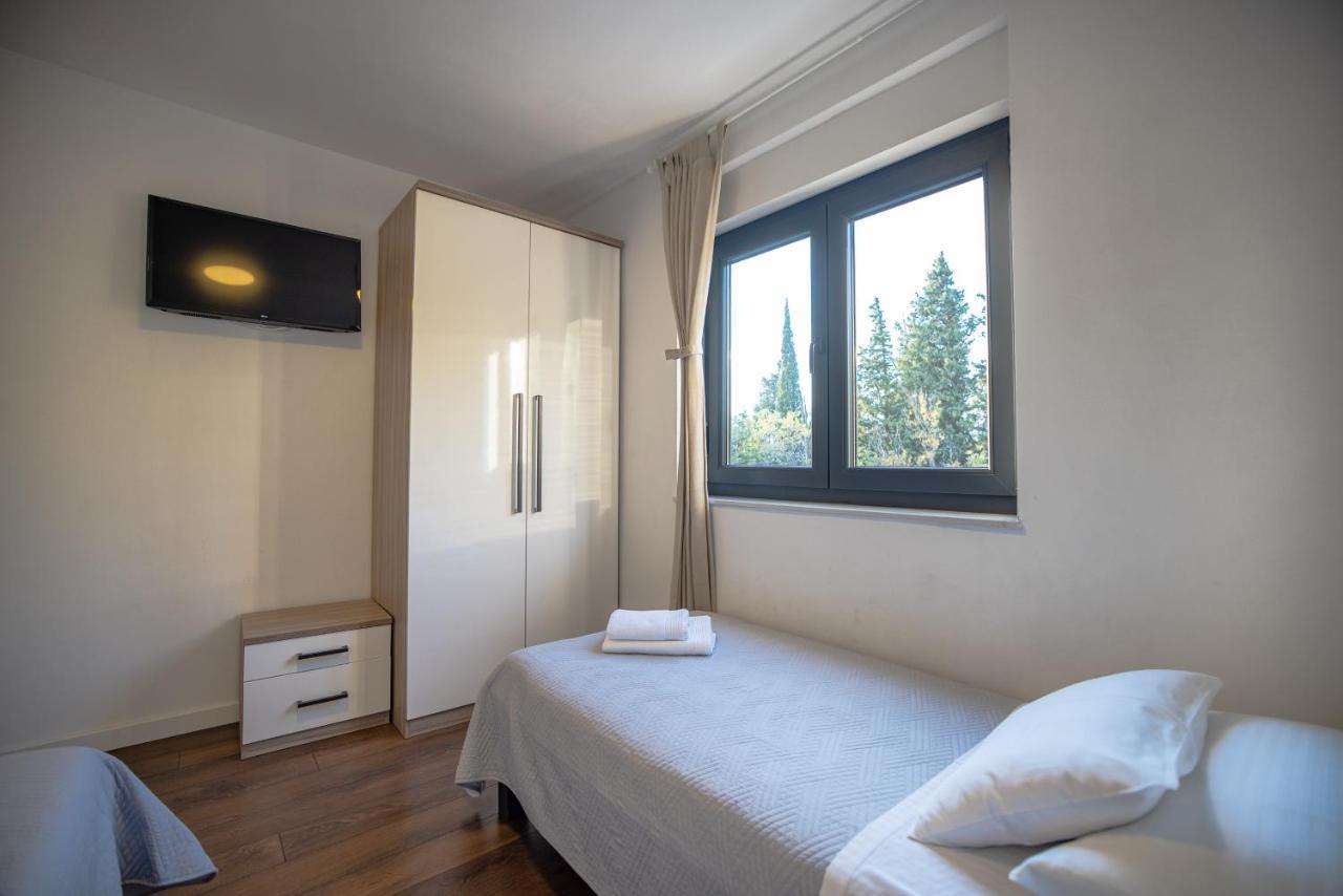 Royal Promons - Heated Pool Villa Starigrad Paklenica Exterior photo