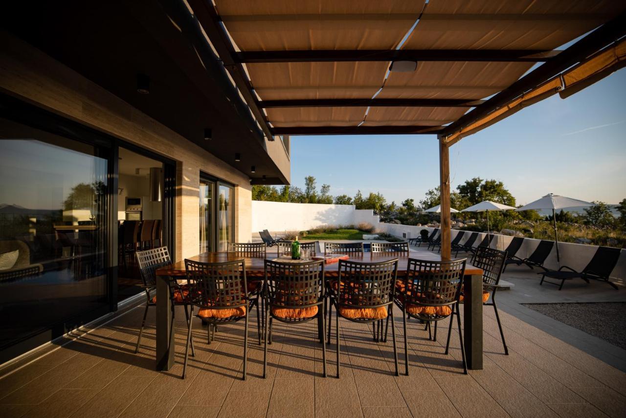 Royal Promons - Heated Pool Villa Starigrad Paklenica Exterior photo