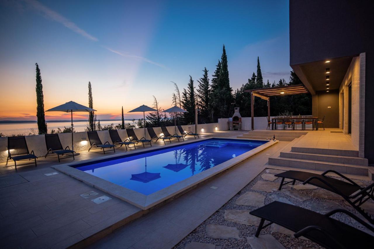 Royal Promons - Heated Pool Villa Starigrad Paklenica Exterior photo