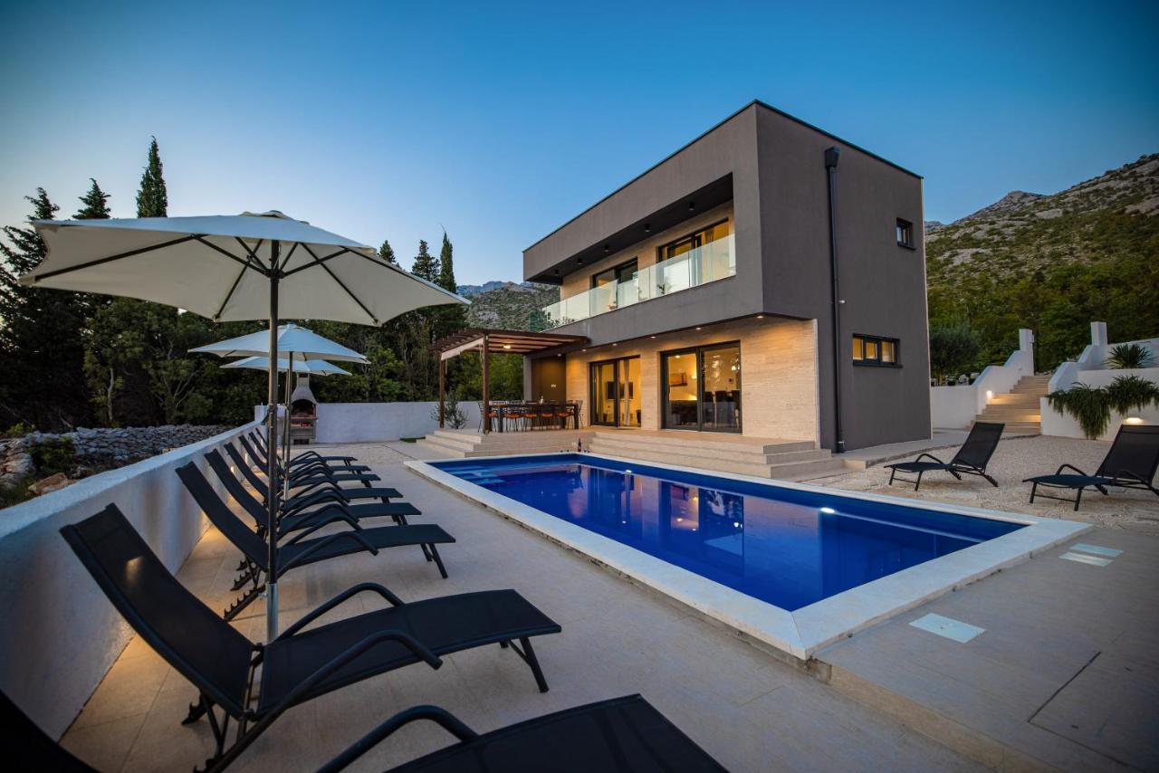 Royal Promons - Heated Pool Villa Starigrad Paklenica Exterior photo