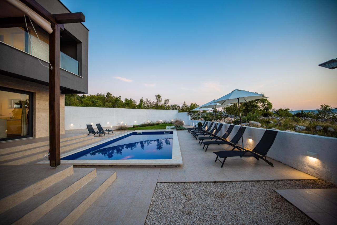 Royal Promons - Heated Pool Villa Starigrad Paklenica Exterior photo